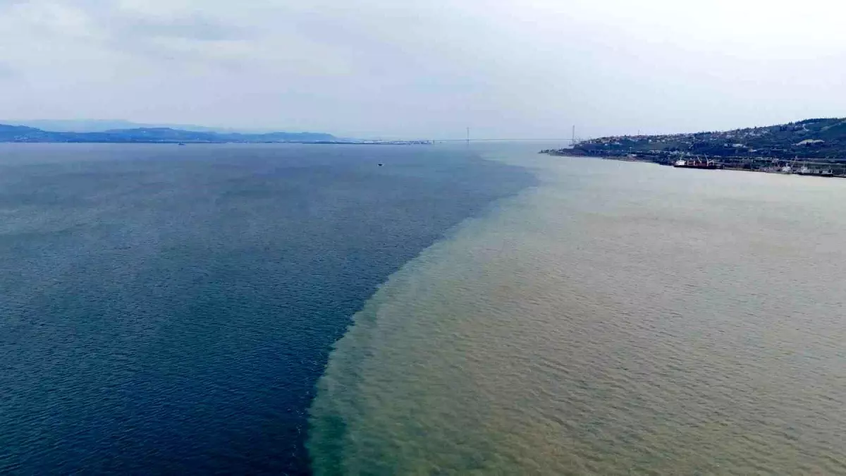 Körfez\'de Sağanak Sonrası Denizin Rengi Değişti