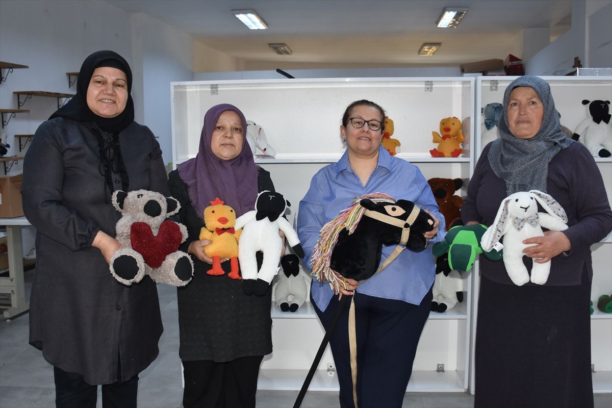 Sandıklı\'da Kadınlar Üretime Katılıyor