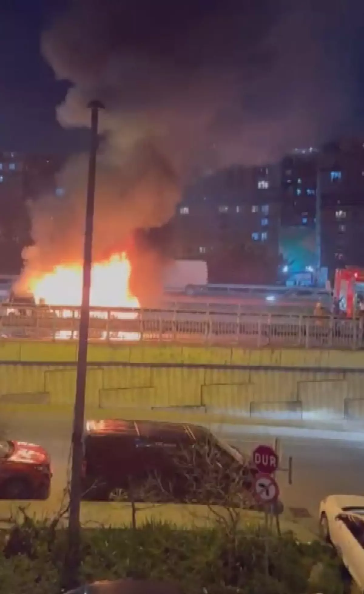 Kağıthane\'de Taksi Yangını