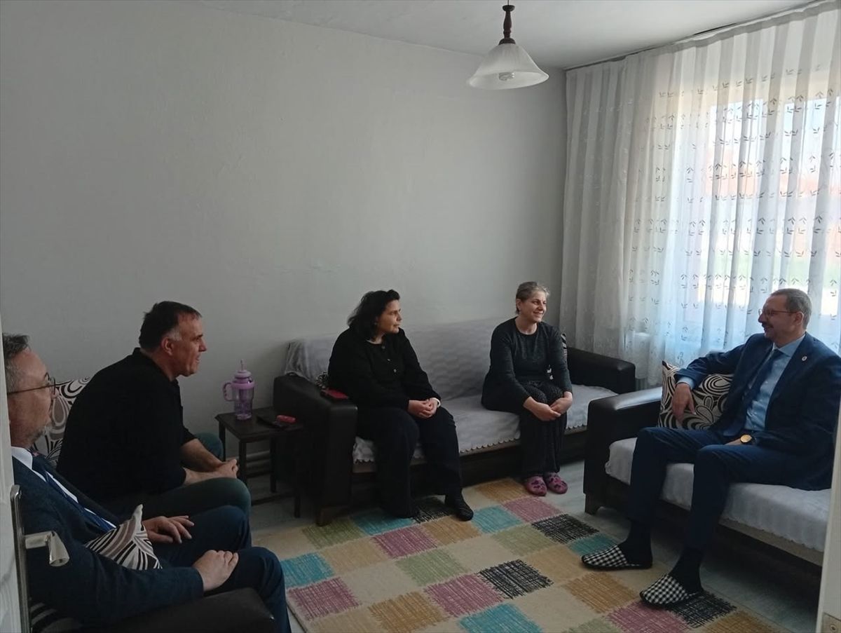 Pınarhisar\'da Aile Ziyaretleri ve Yol Çalışmaları