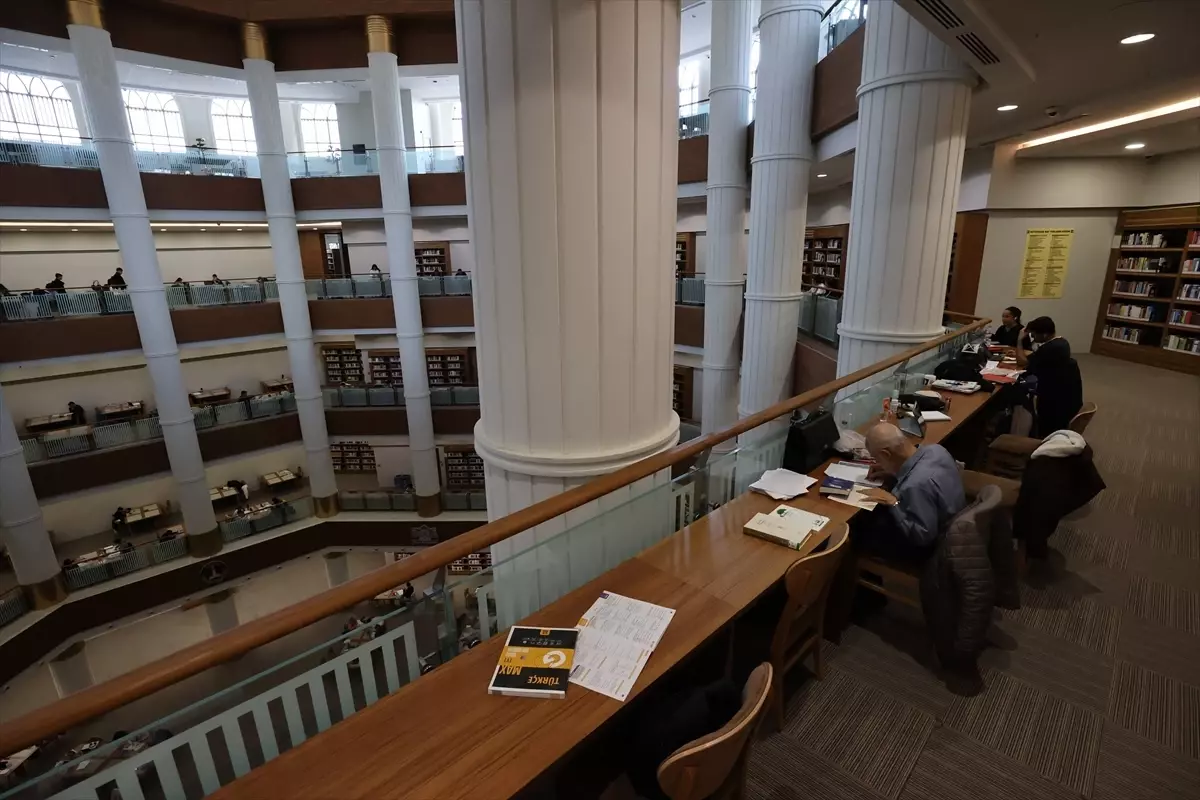 76 Yaşındaki Terzi İbrahim Halil Uzak: Okuma Aşkı Gençlere Örnek