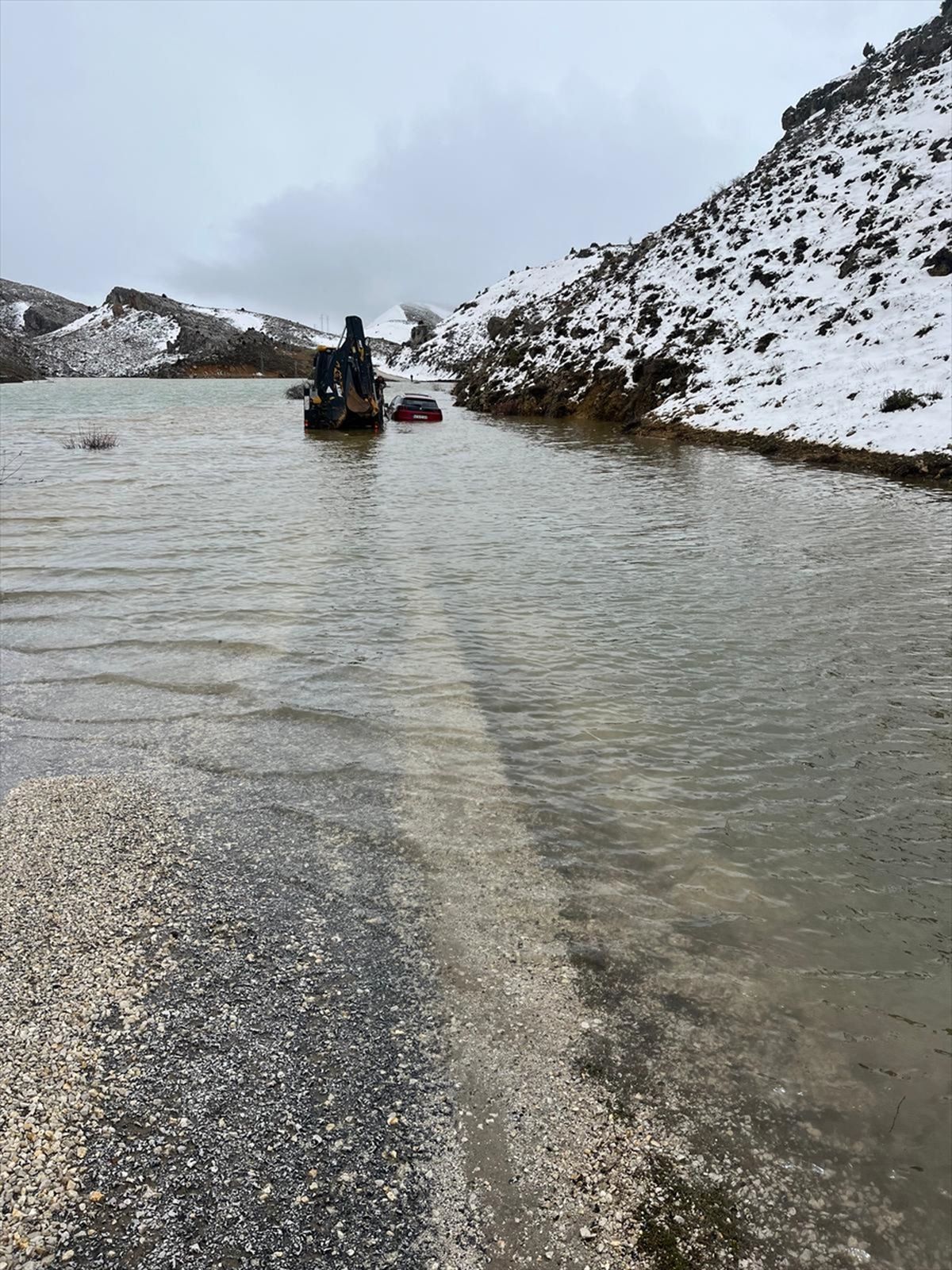 Hadim\'de Suya Mahsur Kalan 4 Kişi Kurtarıldı