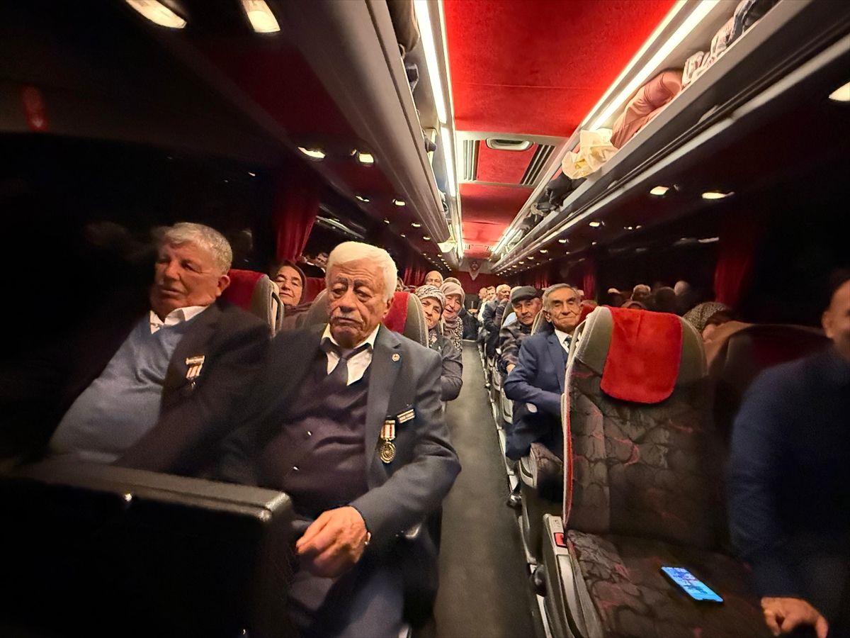 Kumlucalı şehit yakınları ve gaziler, Çanakkale\'ye uğurlandı