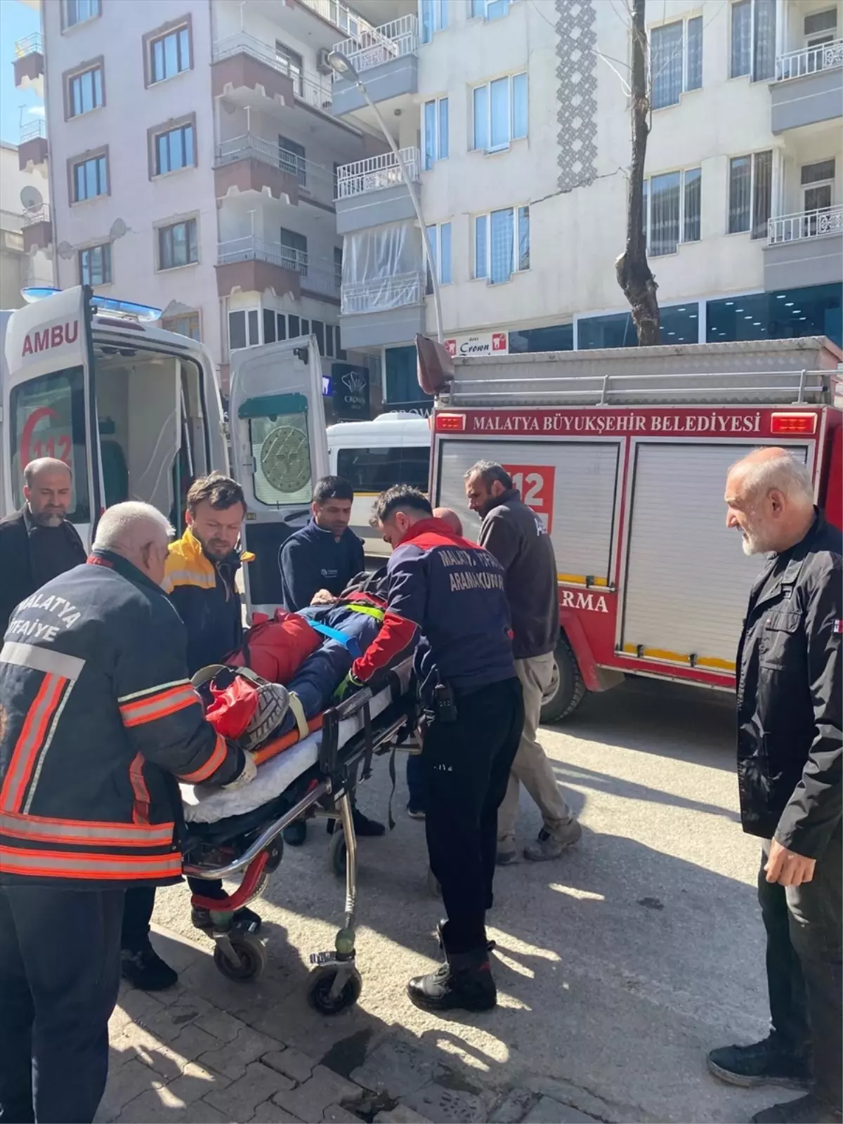 Malatya\'da İşçi Asansör Boşluğuna Düştü