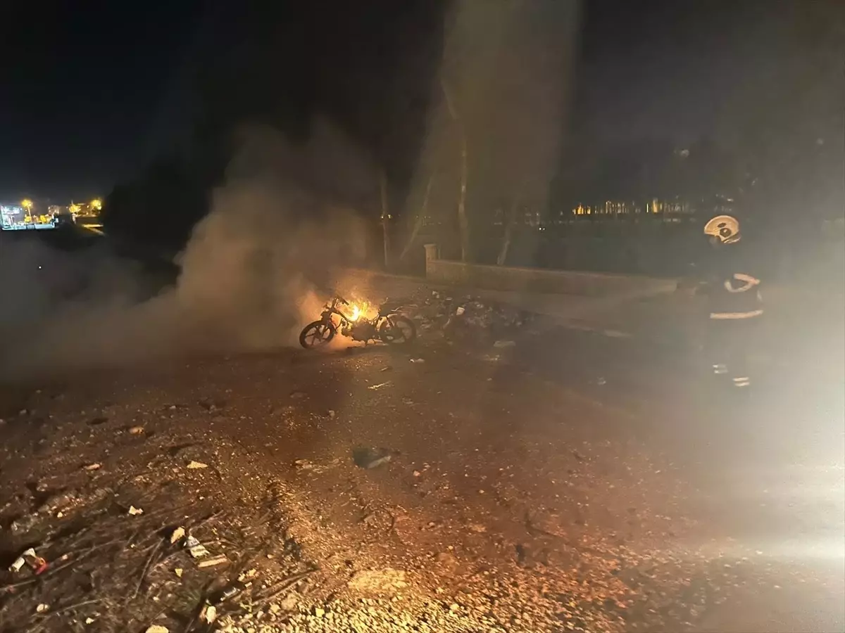 Nusaybin\'de Motosiklet Yangını