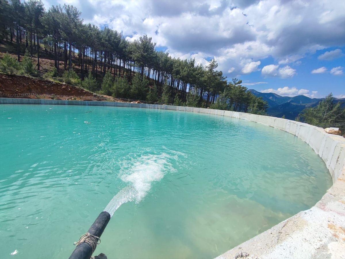 Mersin\'de Su Toplama Çukurları Dolu