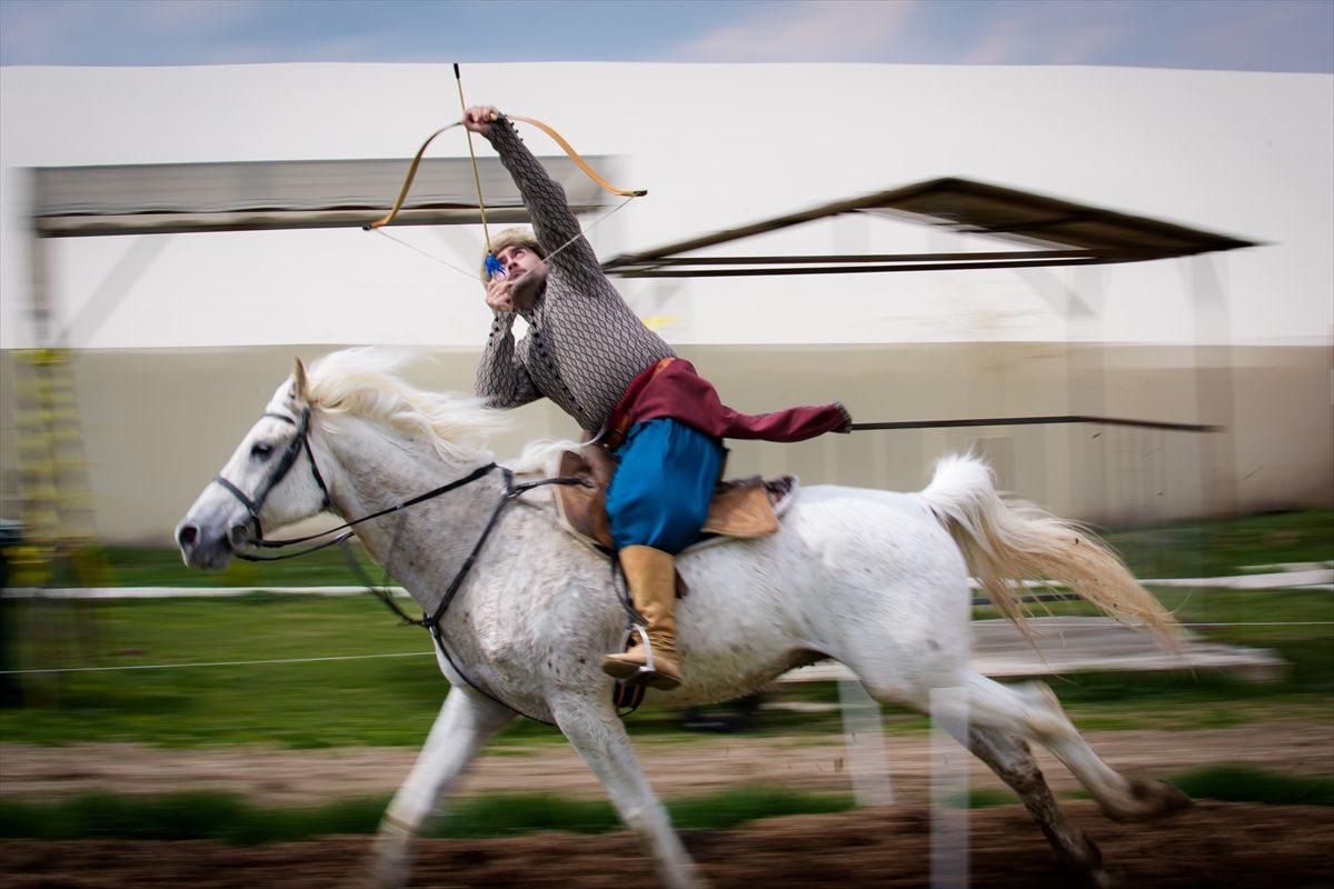 Avukat Alptekin\'den Atlı Okçuluk Çağrısı