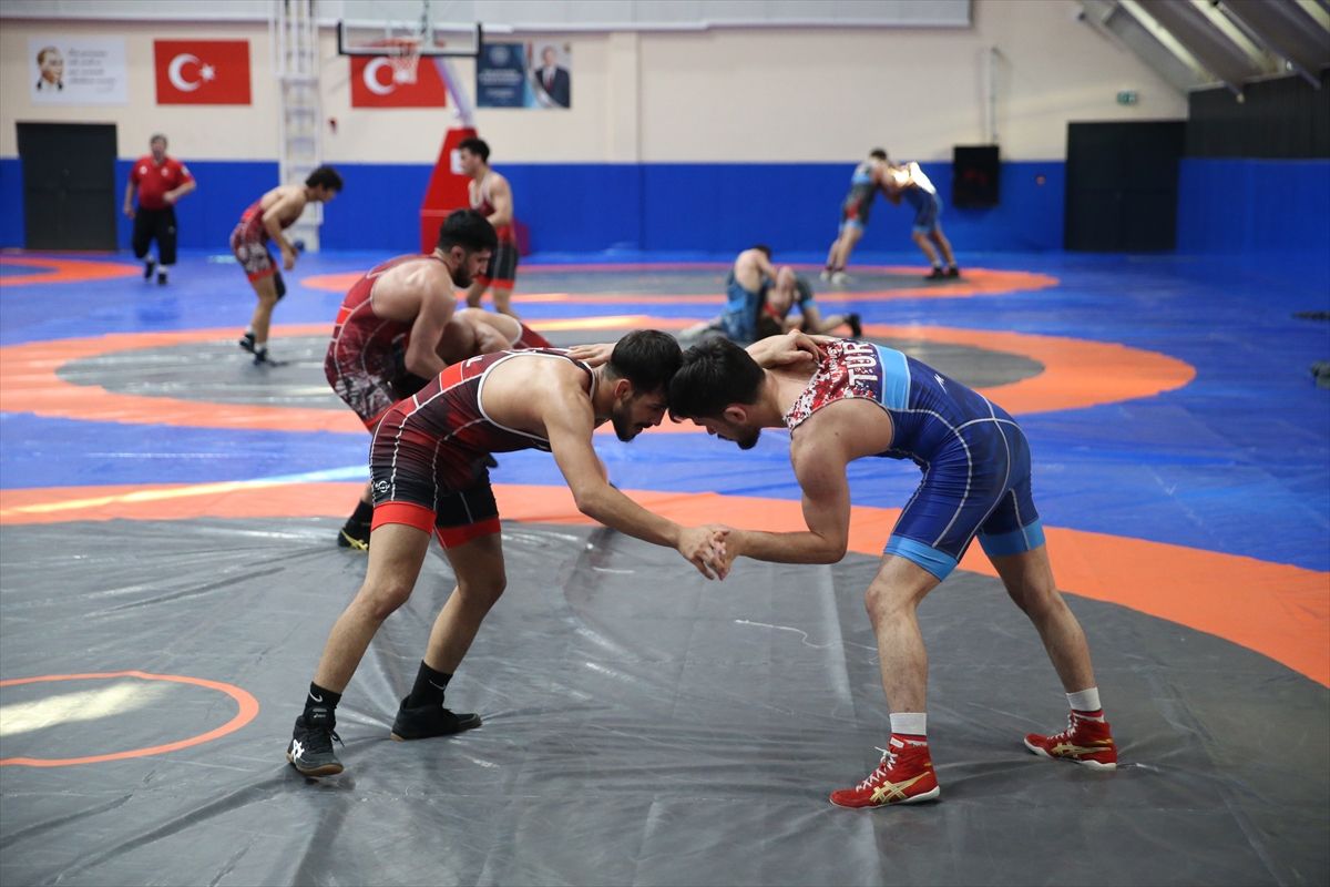 Güreş Milli Takımları Kastamonu Kampını Tamamladı