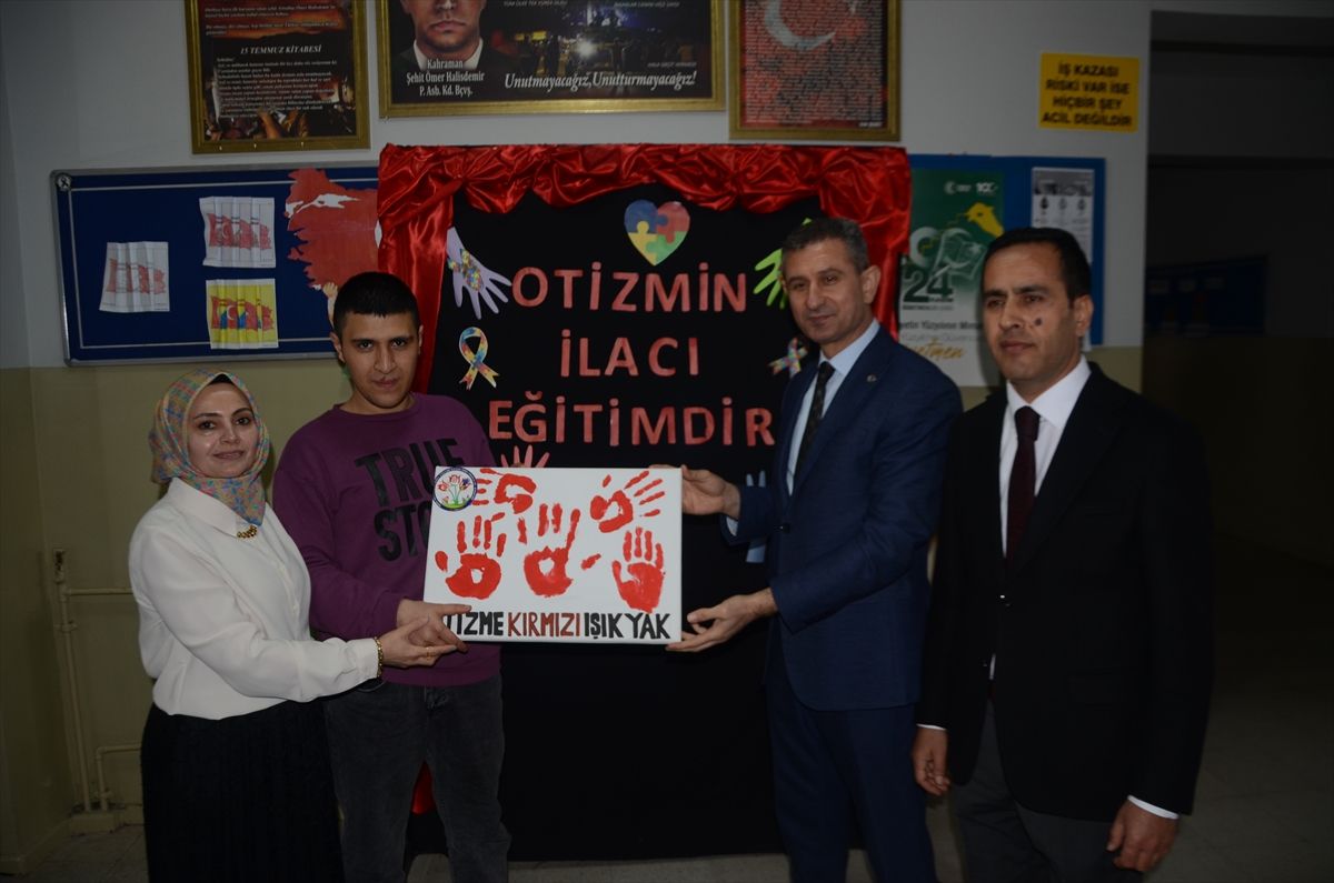 Muş\'ta Otizm Farkındalık Günü Etkinliği