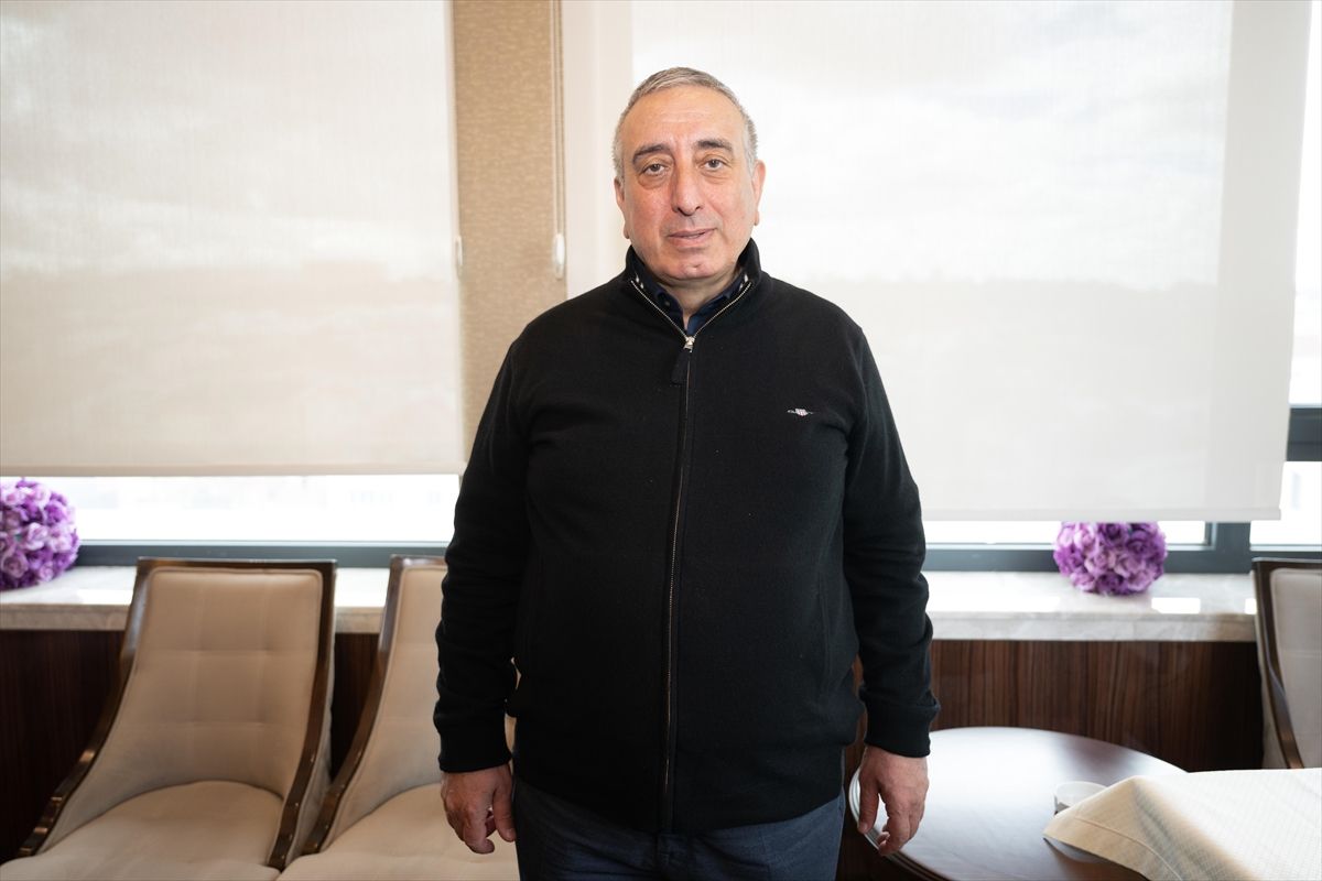 Otizmli ikiz milli kayakçılar babalarının desteğiyle başarıdan başarıya koşuyor