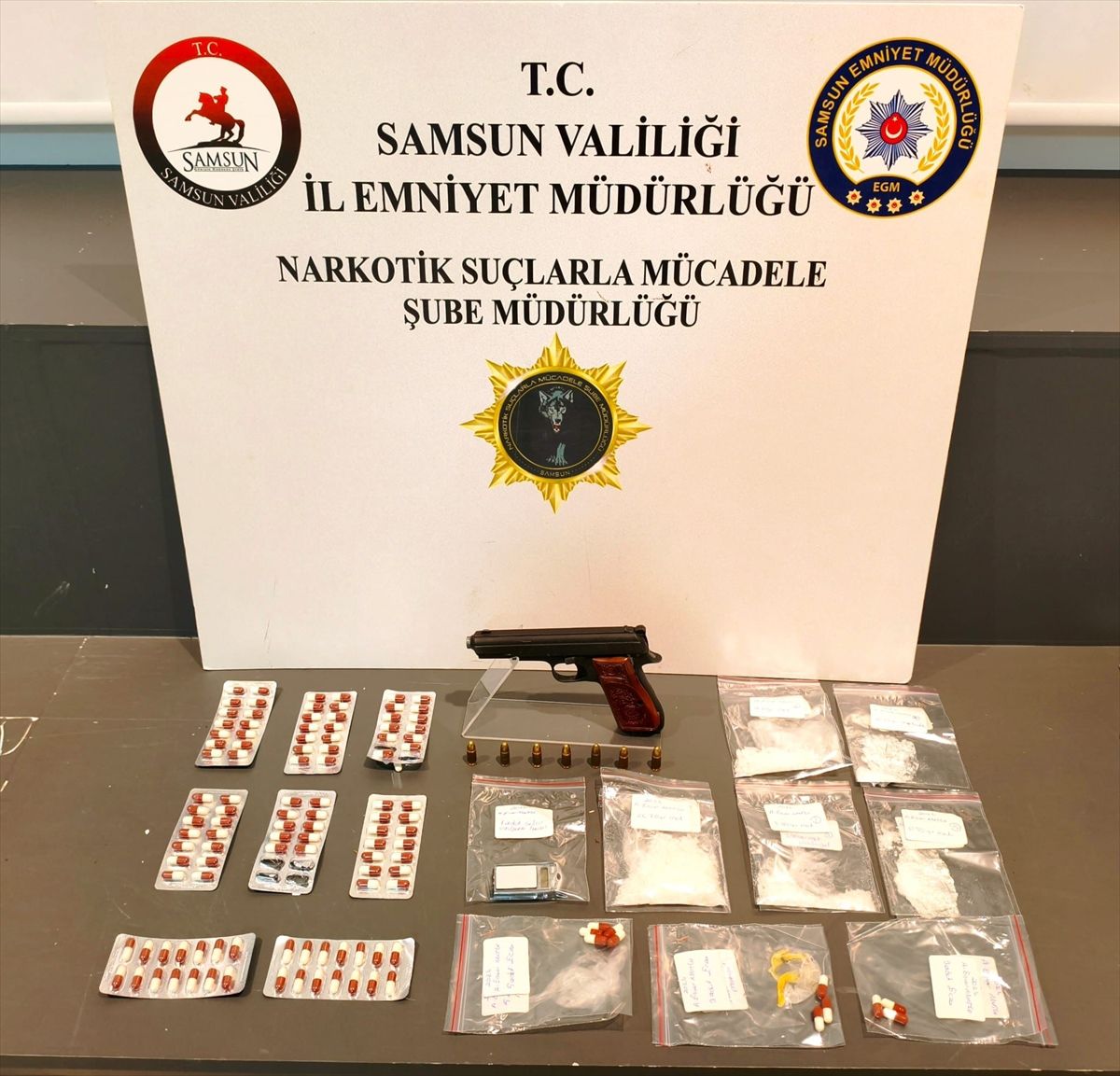 Samsun\'da Kaçak Ürünler ve Uyuşturucuya Geçit Yok