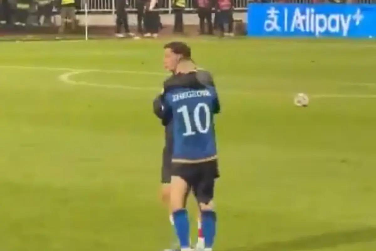 Tarihi maçtan sonra viral olan görüntü