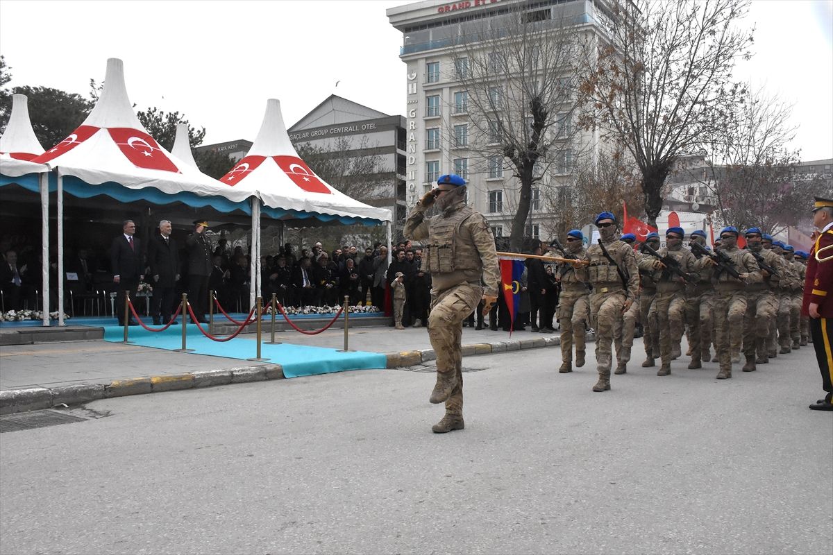 Ticaret Bakanı Bolat, Van\'ın düşman işgalinden kurtuluşunun 108. yıl dönümü törenine katıldı Açıklaması