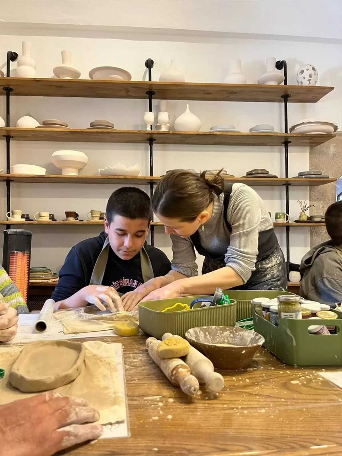 Tokat\'ta otizmli çocuklar seramik çalışması yaptı