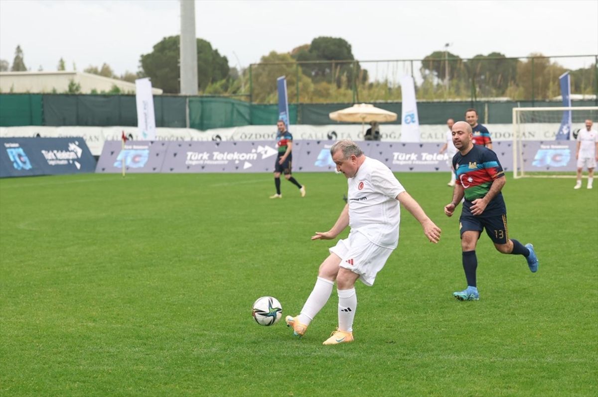 Türkiye-1 Futbol Turnuvası\'nda Şampiyon Oldu