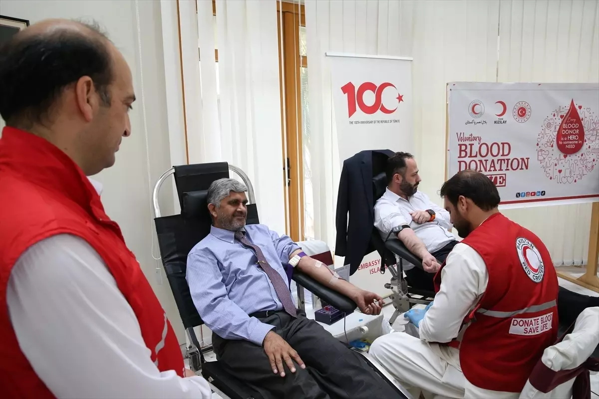 Türk ve Pakistan Kızılayı\'ndan Kan Bağışı Kampanyası