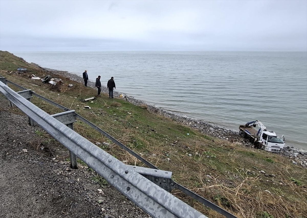 Van\'da Vinç Takla Attı, Sürücü Yaralandı