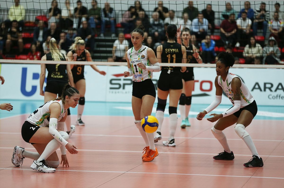 Voleybolda Final Etabı Alanya\'da Devam Ediyor