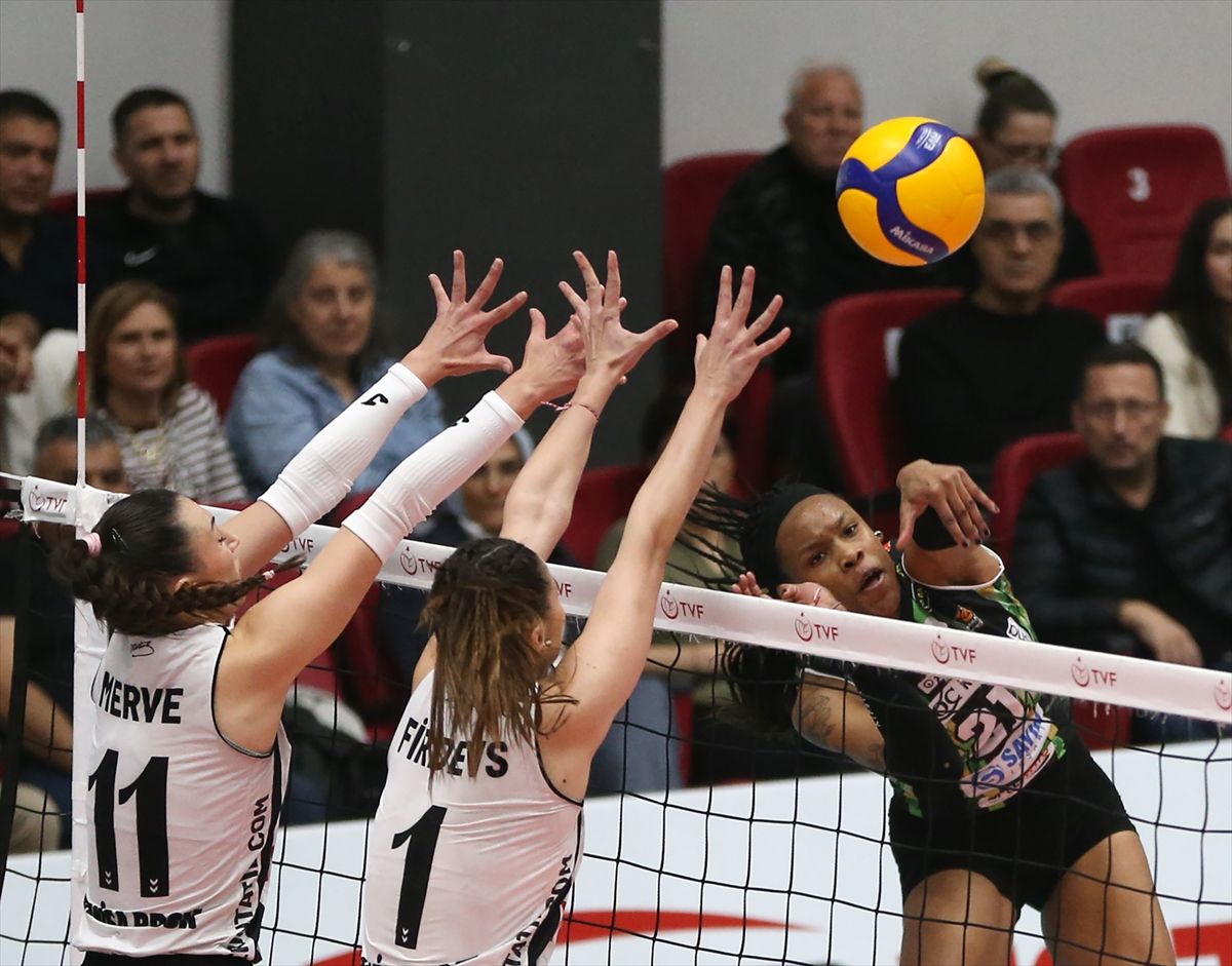 Voleybol 1. Lig Finali Alanya\'da Başladı