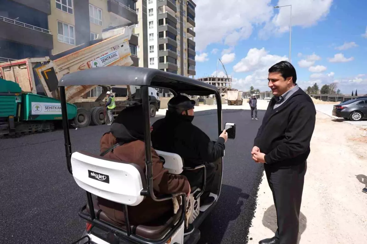 Yılmaz, asfalt çalışmalarını yerinde inceledi