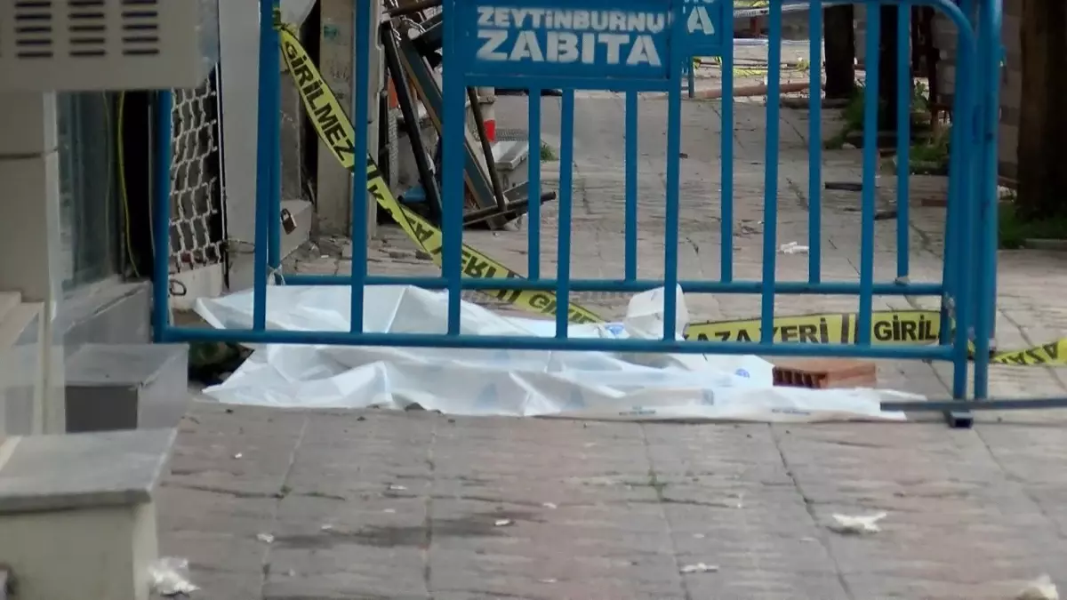 İnşaat Yıkımında Çocuk Hayatını Kaybetti