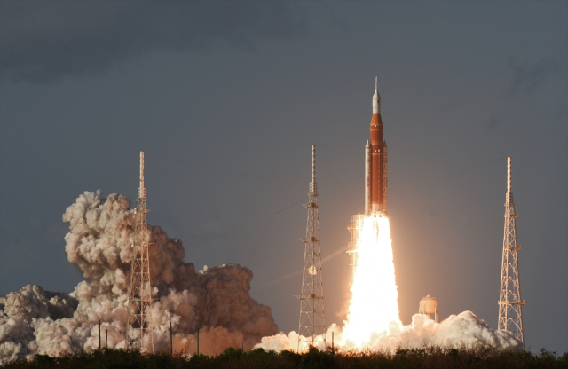 Artemis II, 54 yıl sonra insanları tekrar Ay'a gönderdi! İşte o anlar