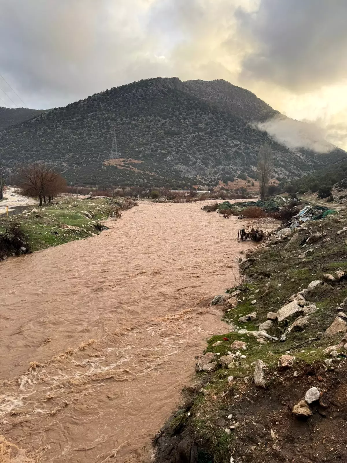 Elmalı\'da sel felaketi: Tarım arazileri su altında