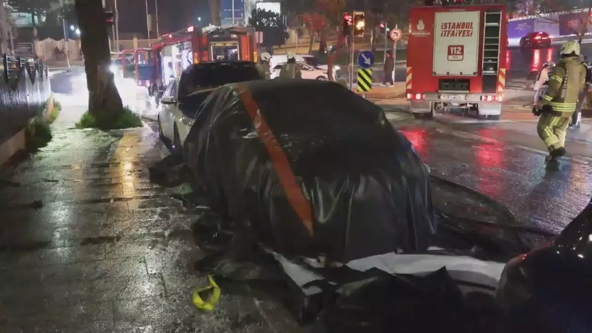 Beşiktaş\'ta Elektrikli Araç Yangını