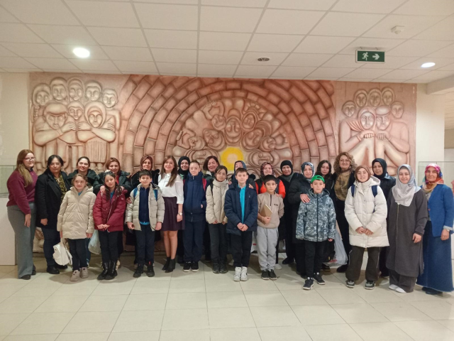 Bolu’da öğrenciler ve aileler Baysal’ın izinde bilim ve sanatta buluştu