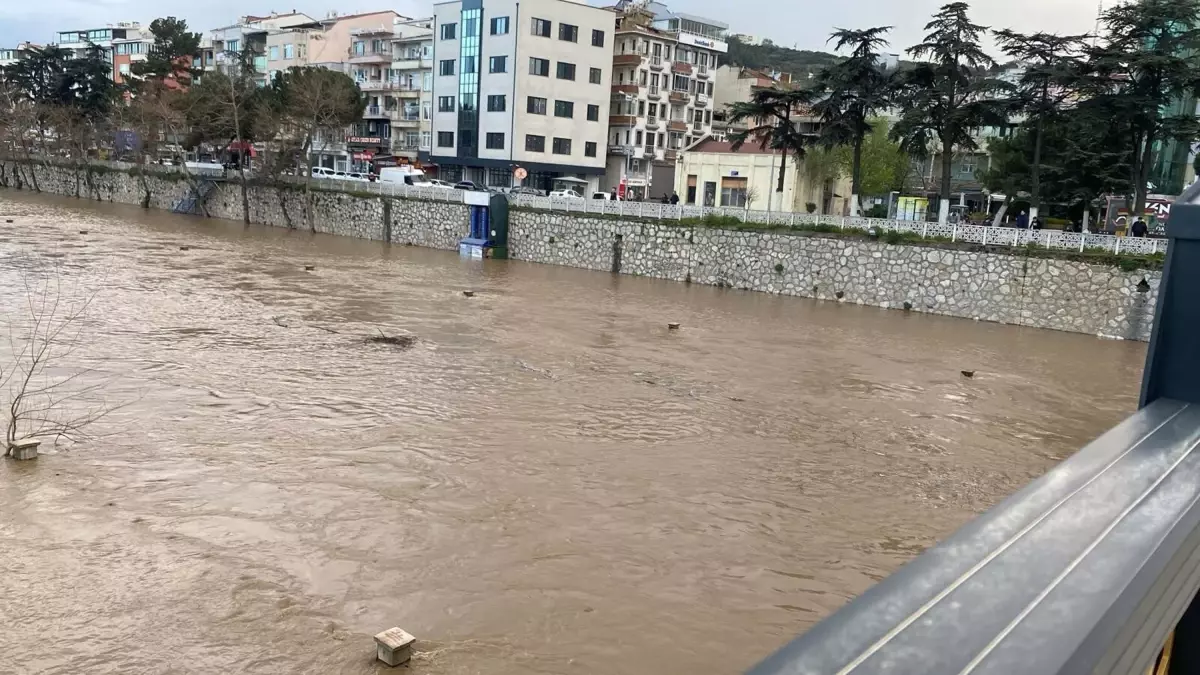 Kocabaş Çayı Taştı, Otopark Sular Altında