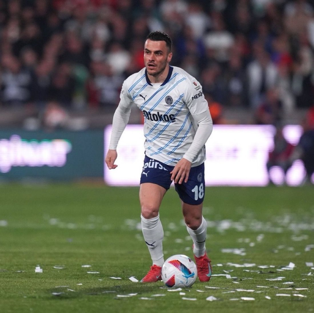 Çifte bomba yolda! Fenerbahçe'den dünyayı sallayacak transfer hamlesi