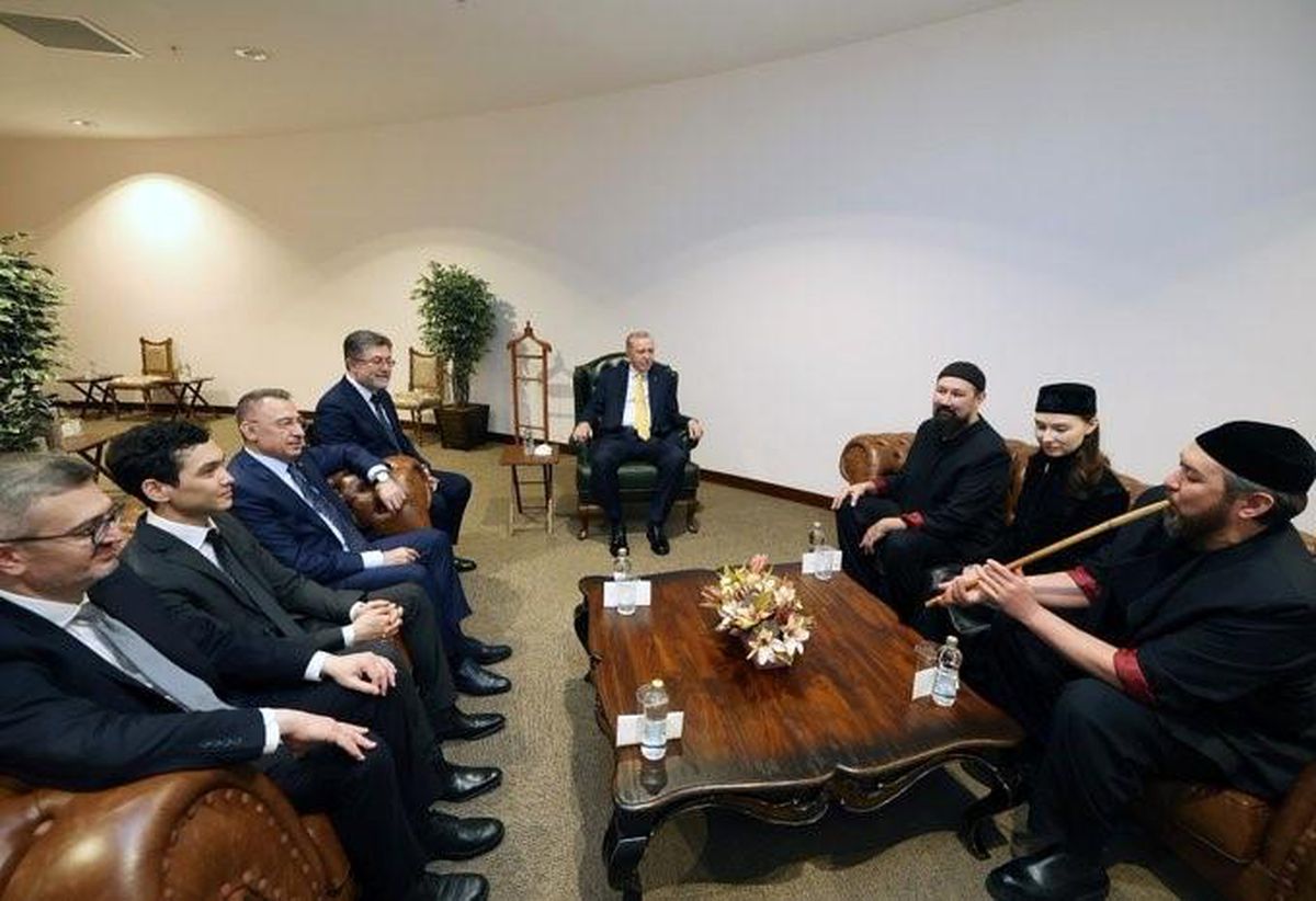 Erdoğan \'Ay Yola\' Grubunu Kabul Etti