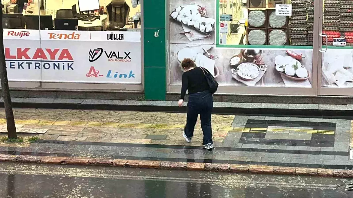 Düzce\'de Ani Yağış Hayatı Olumsuz Etkiledi