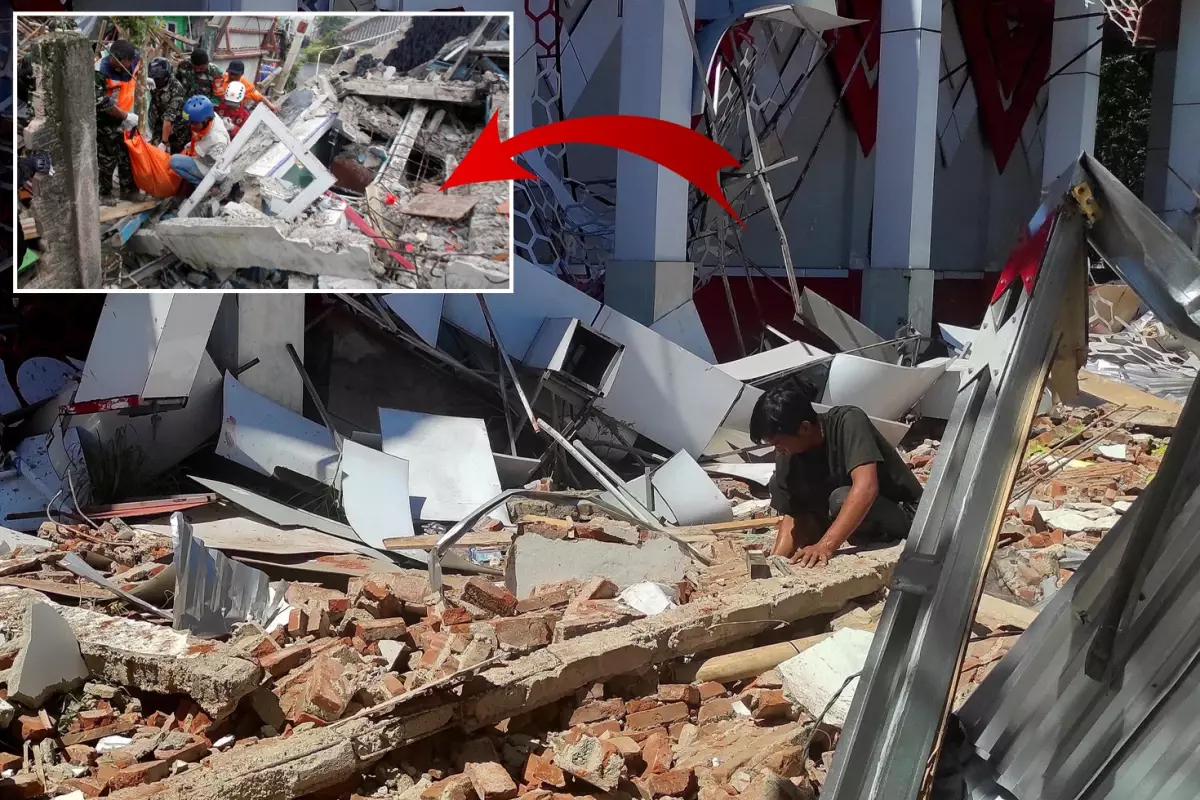 Endonezya\'da 7,4 büyüklüğünde deprem