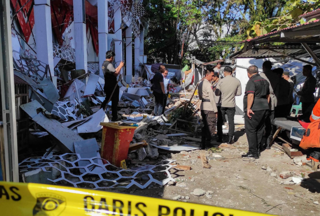 Endonezya'da 7,4 büyüklüğünde deprem