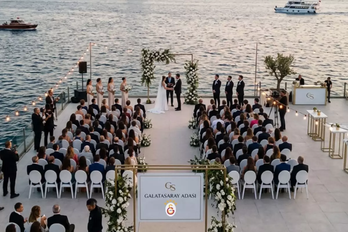 Galatasaray\'a yeni gelir kapısı! Çuvalla para kazanacaklar