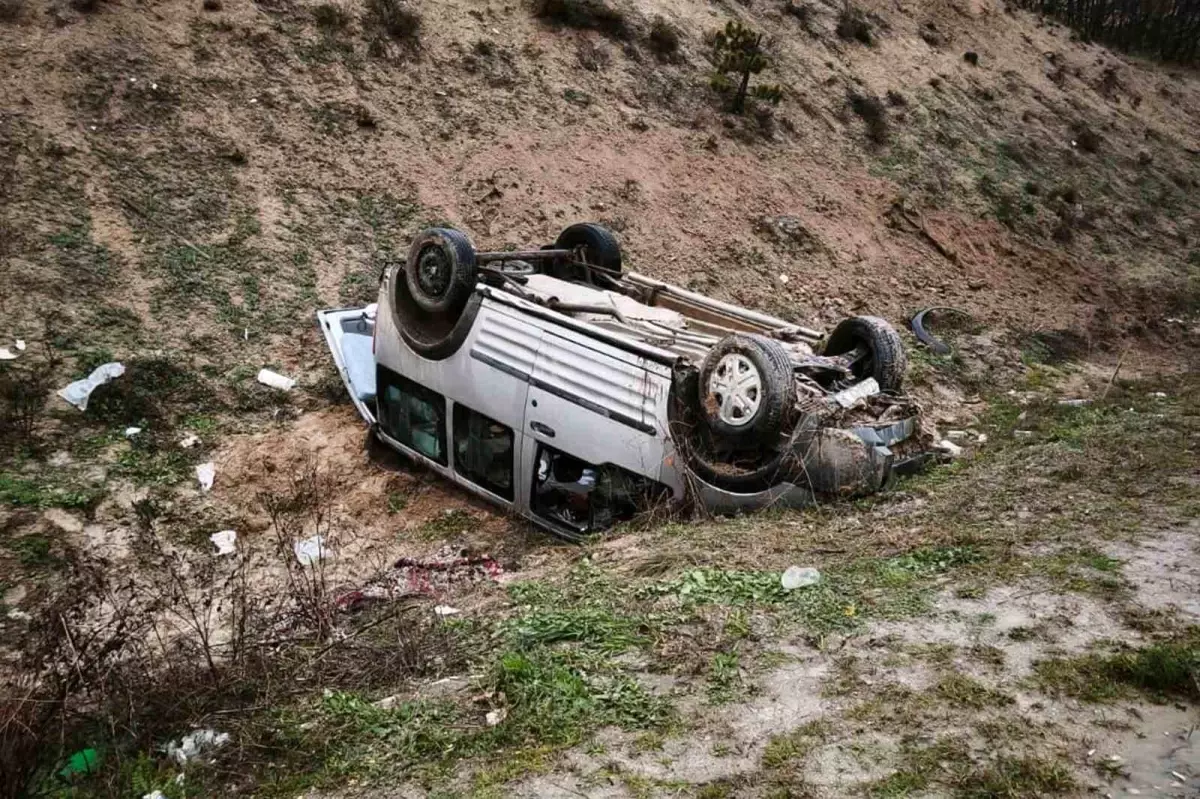 Kırıkkale\'de Ticari Araç Kazası: 4 Yaralı