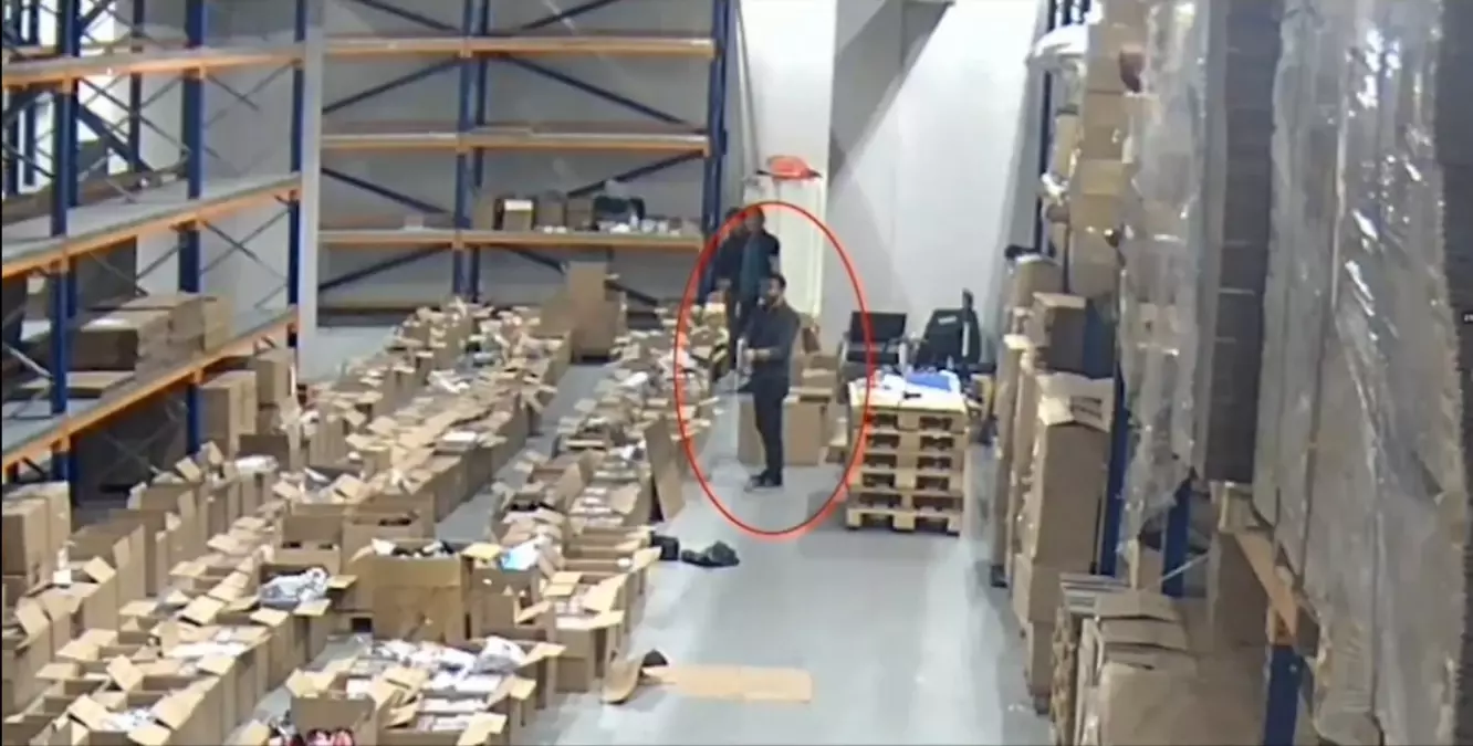 Görüntüler İstanbul Havalimanı\'ndan! Vurgunu yapıp bir de şampanya patlatmışlar