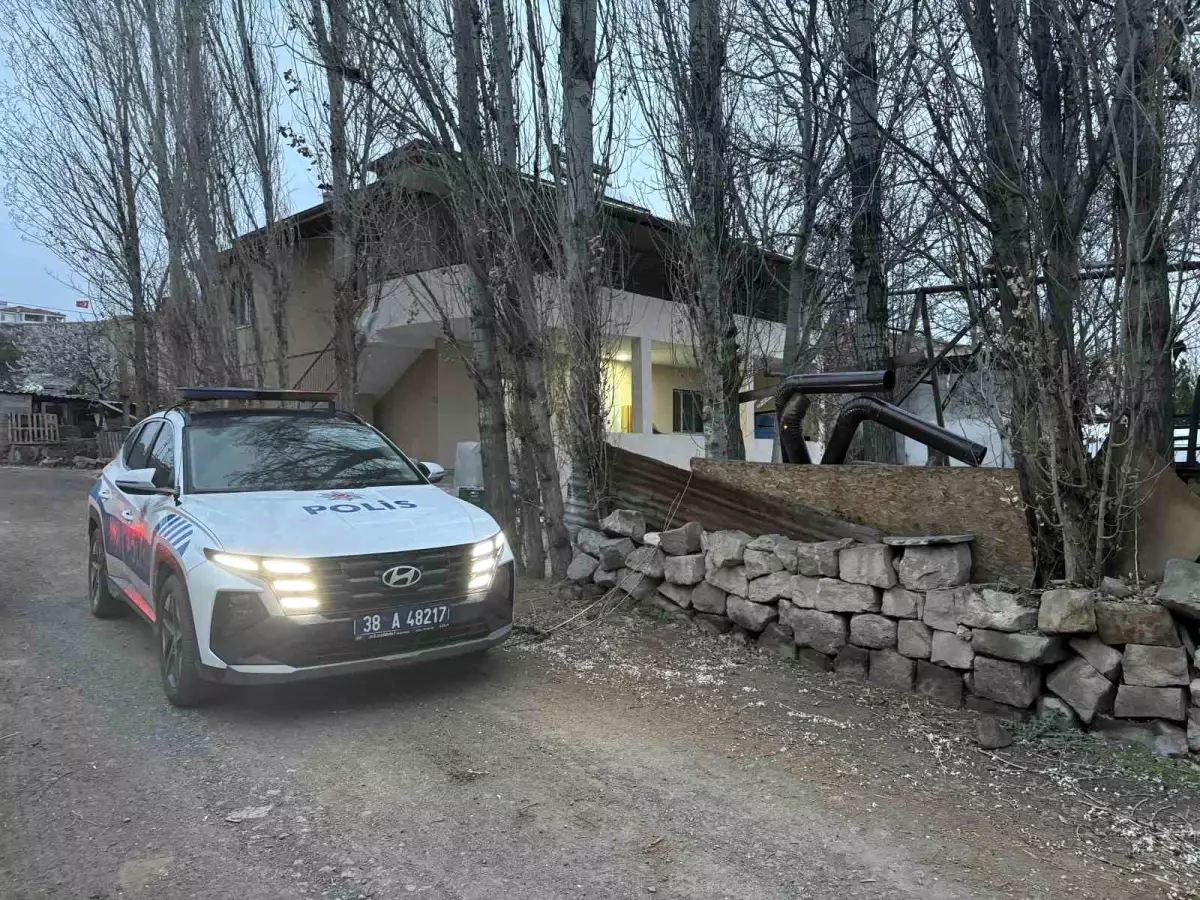 Kayseri\'de Sobadan Sızan Gazdan 2 Kardeş Zehirlendi