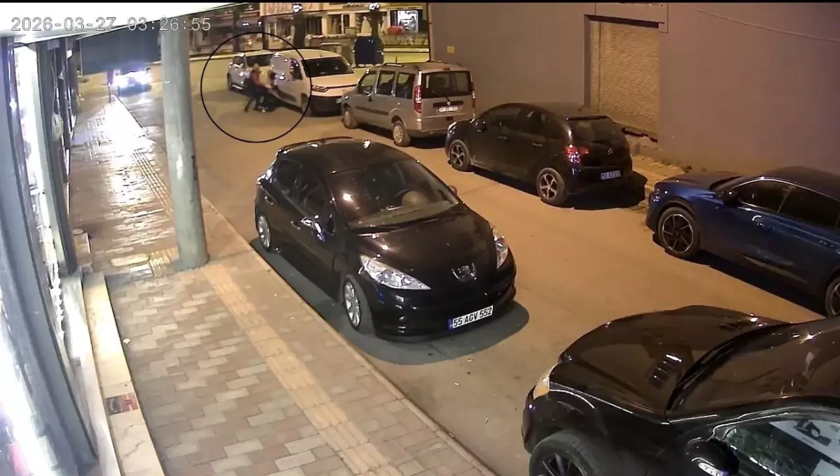 Bafra\'da Sokak Ortasında Silahlı Kavga