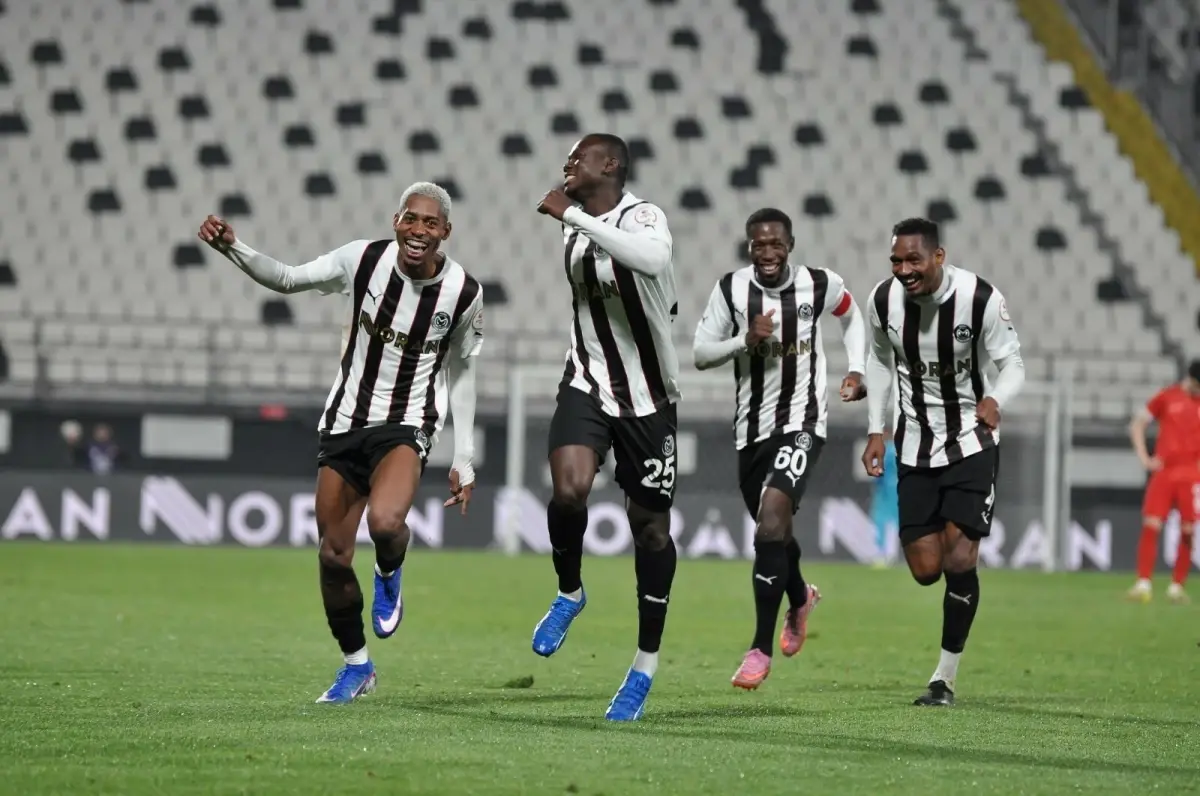 Manisa FK, Adana Demirspor ile Zorlu Maçta Umut Peşinde