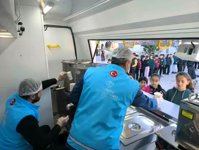 Öğrencilere Sıcak Çorba İkramı