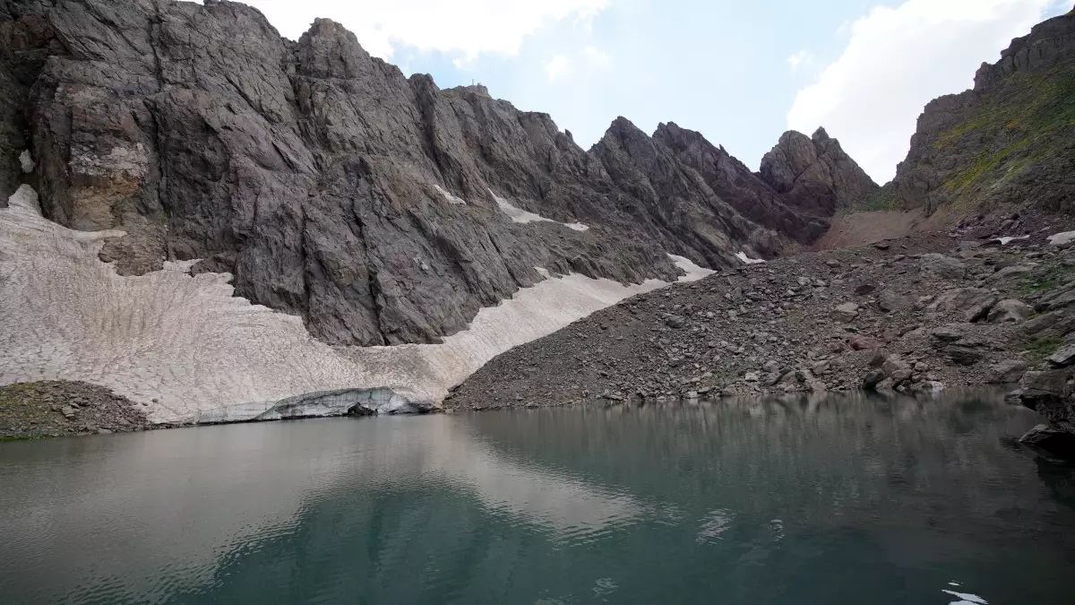 Cilo Dağları\'ndaki Buzullar Tehdit Altında