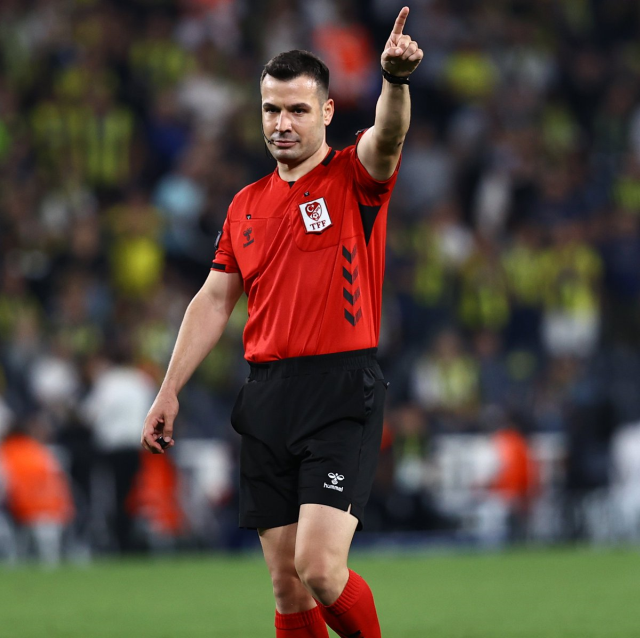 Şampiyonluk yarışında kritik hafta! İşte 2 dev derbinin hakemi