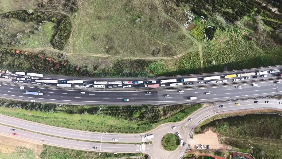 Kocaeli\'de Zincirleme Kaza: 2 Ölü