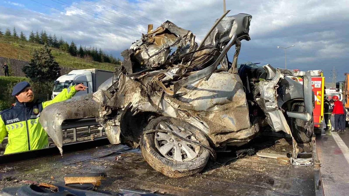 Kocaeli\'de Zincirleme Kaza: 2 Ölü