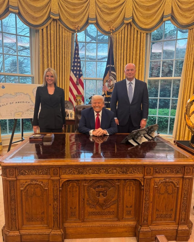 Trump, Adalet Bakanı Pam Bondi'yi görevden aldı