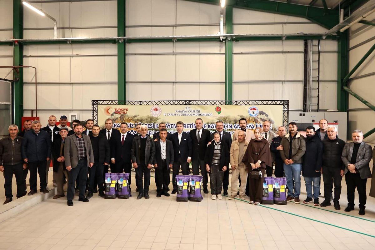 Amasya\'da Çiftçilere Yonca Tohumu Desteği