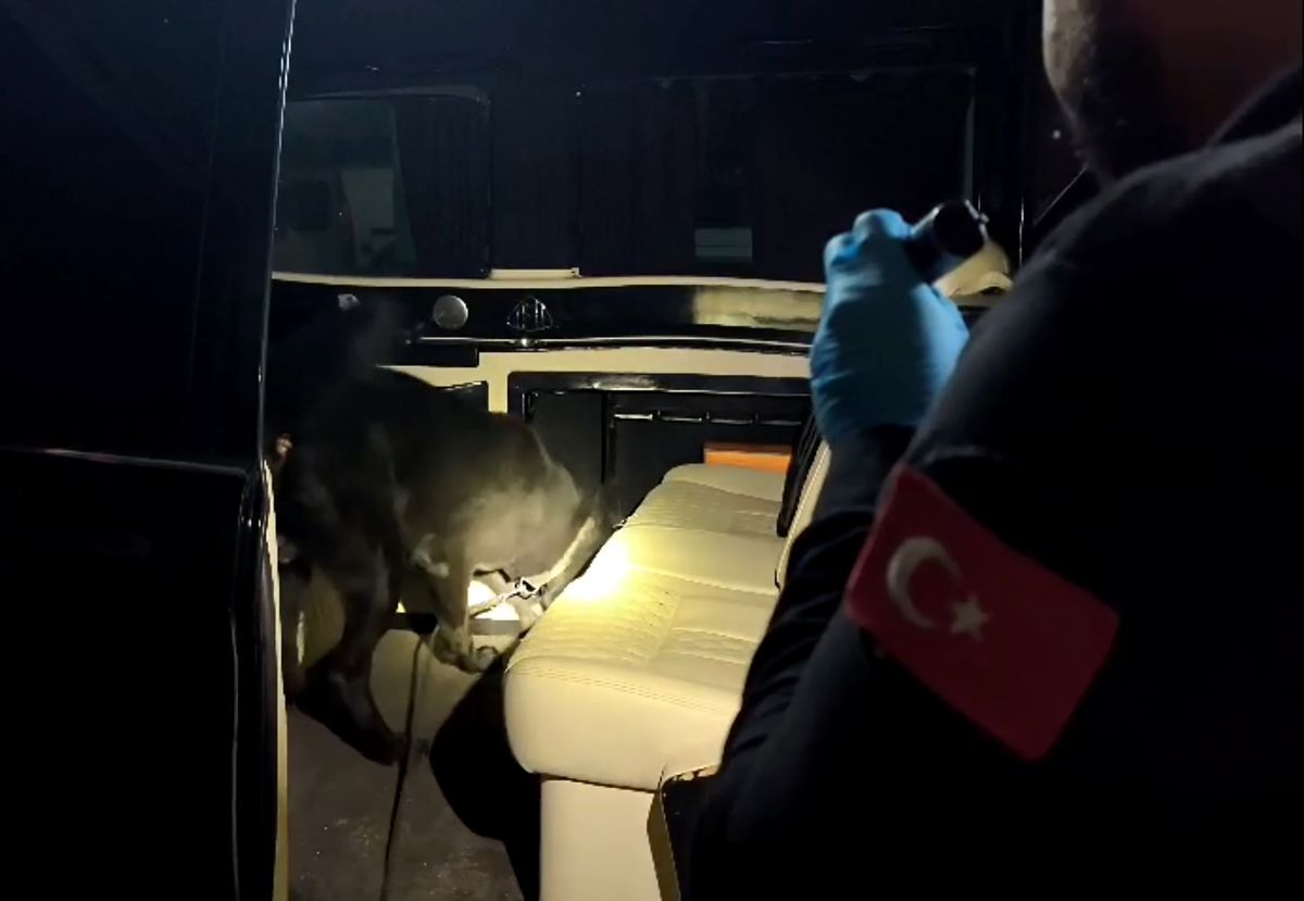 Adana\'da Uyuşturucu Operasyonu