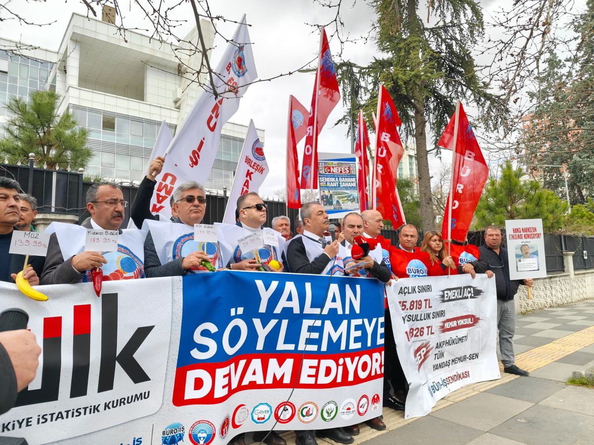 Kamu İşçileri TÜİK\'i Protesto Etti